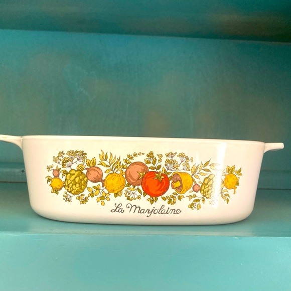 Vintage Corning Ware; 2 Quarts Square Baking Dish, No Lid - Picture 1 of 10